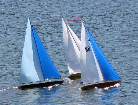 ... sailboat Pond Boat, Model Sailboat, Pond Yacht, Toy Boat, Toy Sailboat